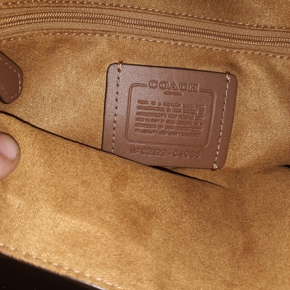 A Georgia color block shoulder bag Coach retails for $348 brand new never used - Picture 2 of 8